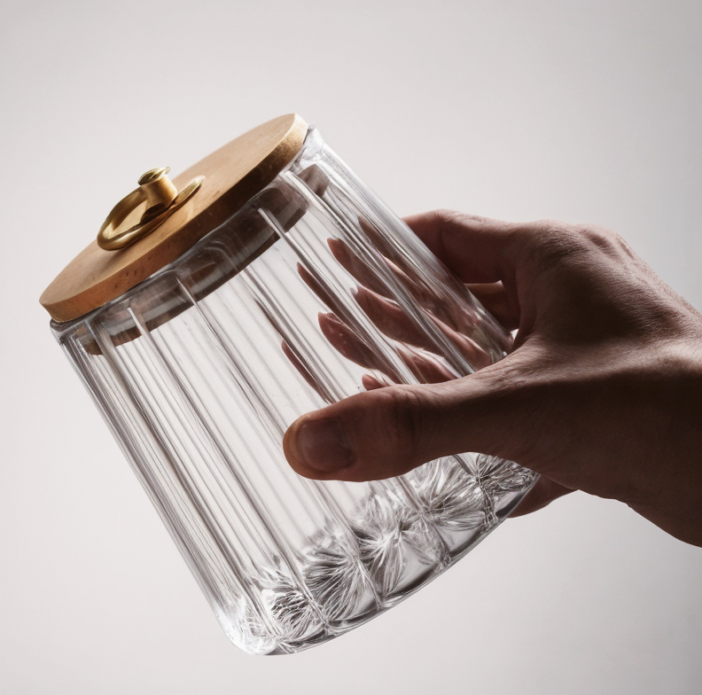 Dustproof Glass Storage Jar with Bamboo Lid