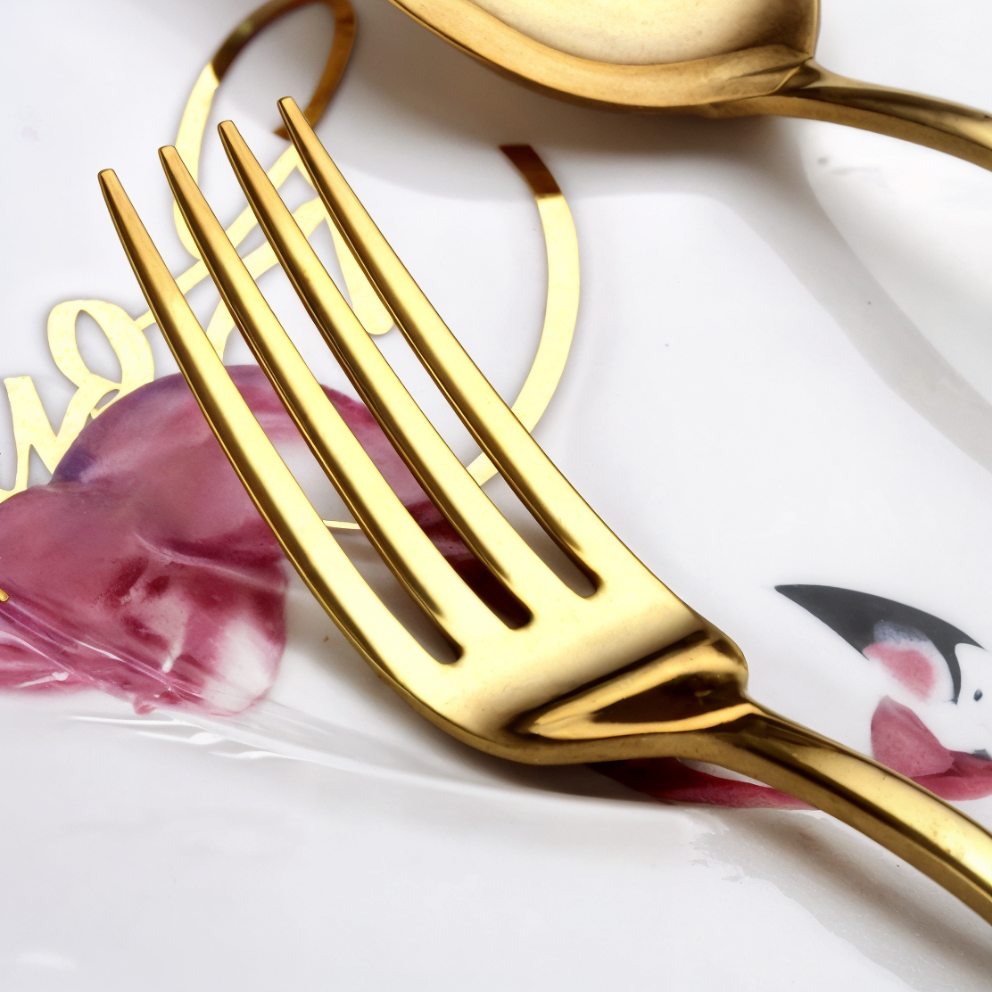 Golden Elegance Cutlery Set